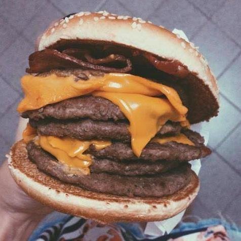 LucasFelician20's profile picture. logia