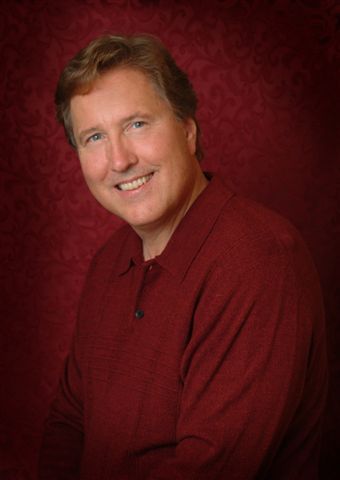 Living with Passion and Excellence through music and marketing.
Opera Singer, Business Owner, University Instructor, Husband and Father, Friend to Many!