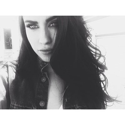 laurenrpswv's profile picture. in love with a monster