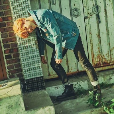Please @DyosaNiJimin , but if u dont follow her , UNFOLLOW, But if u follow her , thankyou so much your bias love u so much :) ILY :*