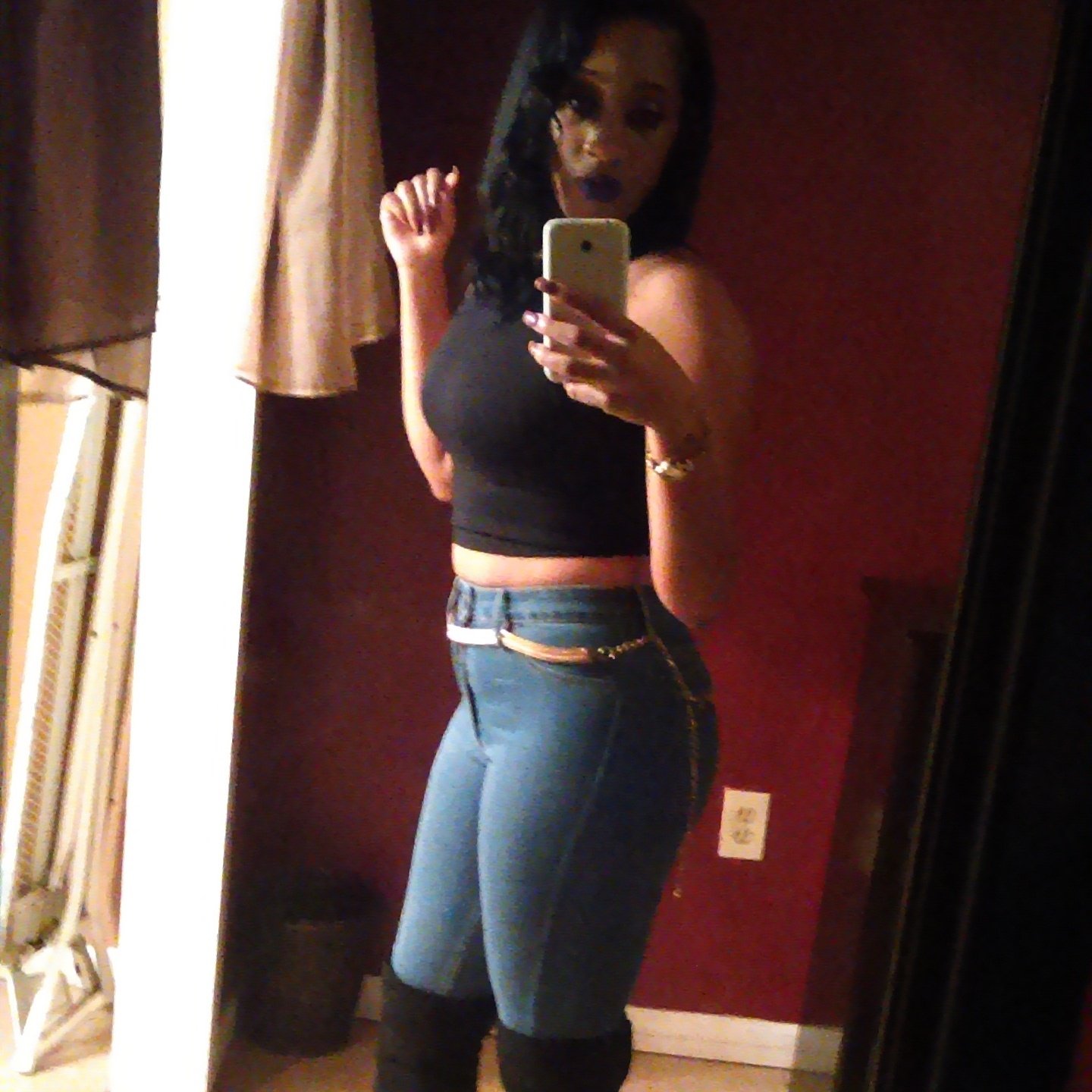 I never was the type to try and fit in I'm to busy standing out Erielle my motivation...Twitter welcome to MY WORLD