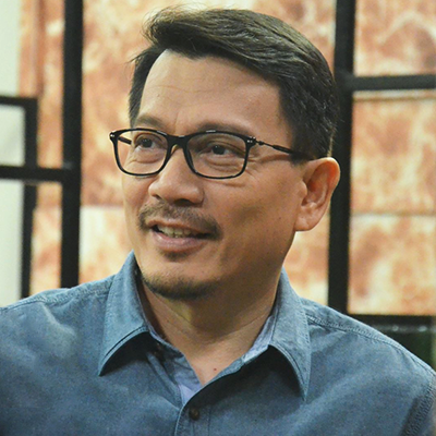 We are proud fans and supporters of Mr. Public Service, Kuya Daniel Razon & his public service works.