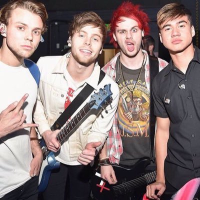 Cuenta dedicada al grupo de música 5 Seconds of Summer! Todas las noticias que quieras saber sobre ellos en español! ღCake❤Mashtonღ