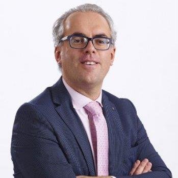 Director Business Development bij KPMG Accountants. 3 dochters, paardenliefhebber en kan genieten van lekkere wijn