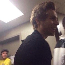 actuaIdaddyirl's profile picture. Unleash your inner demons