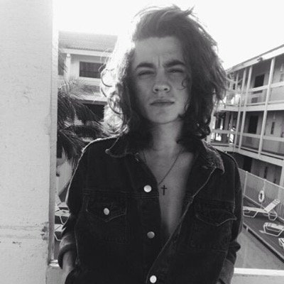 milesbrpgedv's profile picture. quand t'as des fesses ma belle ça te rends plus belle, tellement plus belle