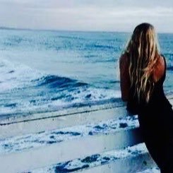 Amo El mar La creatividad La musica La poesia La vida...y los adoquines de Madrid!!!