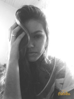 “Livrai-me de tudo que trava meu sorriso, me impede de alcançar meus objetivos, me faça perder a fé e que não me deixe sonhar.''