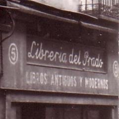 Librería especializada en libros antiguos, raros y curiosos. También encontrarás mapas, grabados, postales y coleccionismo de papel.