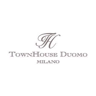 a new glamourous home away from home hotel in Milan, a unique view on Pza Duomo 21, 14 suites by Italian architects, #Duomo21 @townhouseitaly PR @elisadalbosco