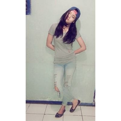 1Rismawati's profile picture. mama