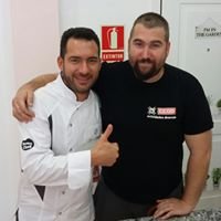 amante de la cocina en general y futuro cocinero. conductor de mi vida . y instalador de internet