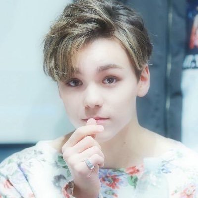 free follow from @amanelester follow me on there