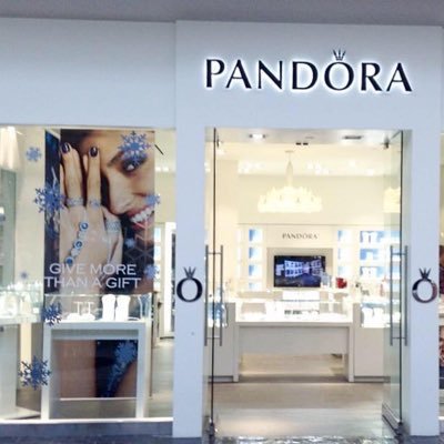 Pandora White Oaks Mall 1105 Wellington Road, London, Ontario, N6E 1V4 #DOPANDORA encourages women to celebrate and be true to who they are.