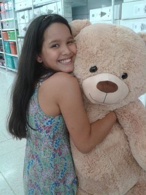 valenalmandos's profile picture. 