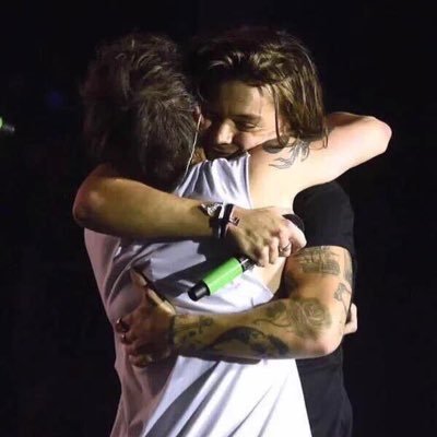 butharryyy's profile picture. louis tops