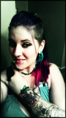 Trystanik's profile picture. I'm quirky, bizarre and entertaining. I like dogs, Jeeps, mud, tattoos, guns, piercings, punk rock, snakes, and sour candy.