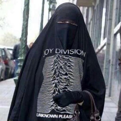 bladyrasta's profile picture. KTO NIE JEŹDZIŁ KOMBAJNEM, TEN NIGDY NIE ŻYŁ. 

I love you, but you are not serious people.