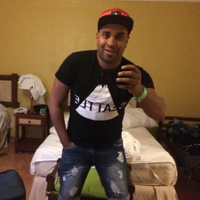 VladiReyes's profile picture. 