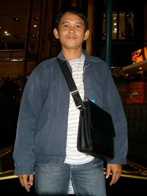 sirnadia's profile picture. My name is Mohd Nasir Hassan @Muhamad Ali Hanasfiah
I suggest Israel to surrender.🇲🇾