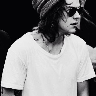 HarryIsBf's profile picture. saved acc from @donttouchalex