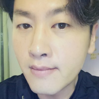 howstartup's profile picture. 