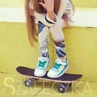 melanyavila171's profile picture. skate