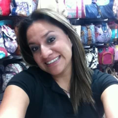 aabbiilloor's profile picture. Una sonrisa es un rayo de luz en el rostro.