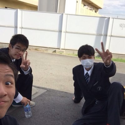 p7ebd3itcf's profile picture. 吹奏楽~~~陸上部 ロック(長渕剛 RADWIMPS go!go!vanillas etc……) ラテン系の音楽 レゲエ アニメ 和泉中→堺工科2CA「生きることに全力投球!!」