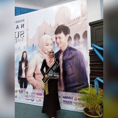 Penyiar 88,4RHFm
Juara 3 MissSophie2014
Duta Lantas Persahabatan 2012
Finalis Randakabilasa 2012
Juara II Duta Bahasa Provinsi Sulteng2010
earthhourpalu