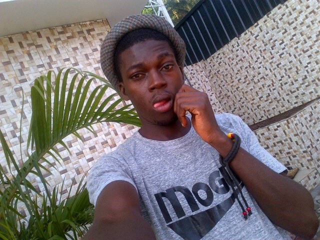 EyebeMogul's profile picture. 