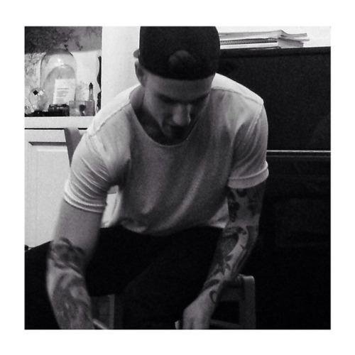 otpnarah's profile picture. Rien ne dure, sauf l’amour que je te porte, qui lui durera éternellement.