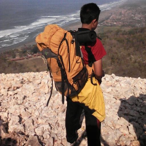 faris_arema's profile picture. berusaha sampai kapanpun,saya kan berusaha