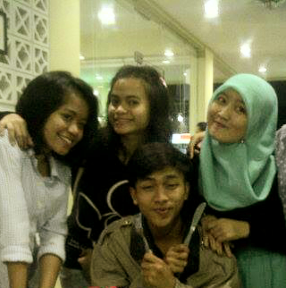 Malvhian's profile picture. ___Dan skrang gw bakal nunggu siapa yang benar-benar mencintai gw dan bisa bikin senyum gw balik lagi___