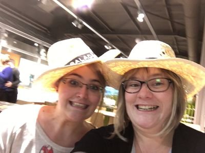 cinsoler's profile picture. Je suis une sirène, ma meilleure amie est une goutte d'eau et mon copain est un poisson rouge!