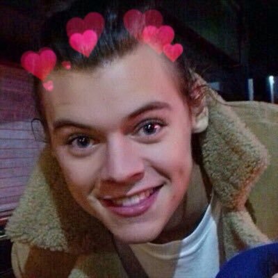 hesinmakeup's profile picture. appreciating the beauty that is harry in makeup.