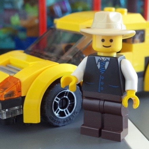 emoLego's profile picture. Love LEGO cars.