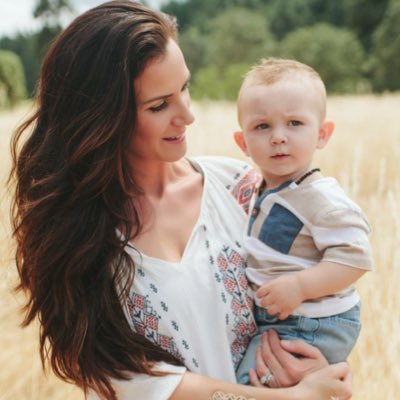 CiaraLWingard's profile picture. Strong Hearted Lover