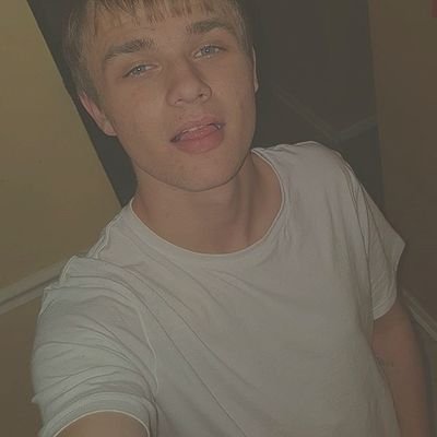 mikeyyalan23's profile picture. 