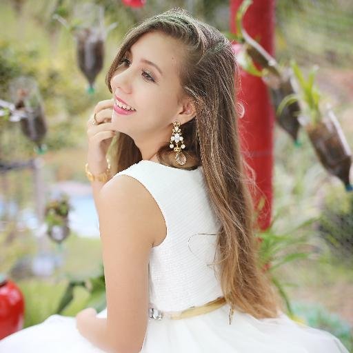 Twitter do blog A Prateleira -----------Snap: jaynequeirooz -------------------Instagram: @aprateleira --------------Contato: aprateleira@gmail.com ----