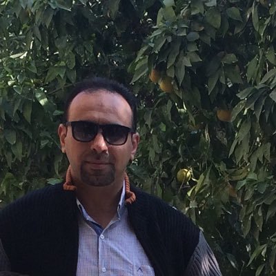 alharithy_ali's profile picture. قلت ابتسم لم يطلبوك بذمهم                                                لو لم تكن منهم اجل واعظما