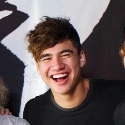 FREE FOLLOW FROM @fivesoszodiacs FOLLOW HER OR I UNFOLLOW AND TURN ON HER NOTIFICATION IF YOU WANT YOUR 5SOS ZODIAC