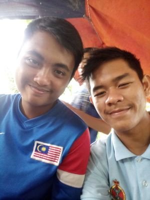 fauzi_96's profile picture. Fauzi ,19 ;)  perlis     ^_^ (https://t.co/bqt3Whd2NA)