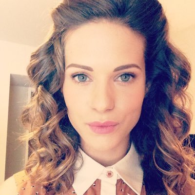 Currently working at a small diner, dreaming of Broadway | looking for my English | modern or 40s