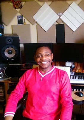 Flexihomestudio's profile picture. Musicien, Auteur - Compositeur, Réalisateur artistique, coach en Home Studio/ MAO (Musique Assistée par Ordinateur). Enregistrements, mixages...
