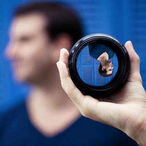 Fotógrafo de casamento e família, e designer nas horas vagas.