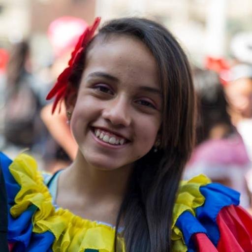 yo una niña de 11 años que me encanta ser cantante y ser famosa es como un todo para mi vida