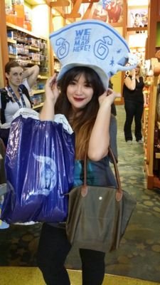 Theresa_Mo0's profile picture. Shutting down one country at a time. o(≧▽≦)o