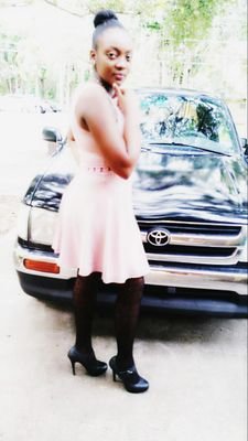 vava09005606's profile picture.