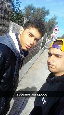 jugador del lol/ plata ll/ amante del top y bot/ en busqueda de un equipo para llegar a lo mas alto